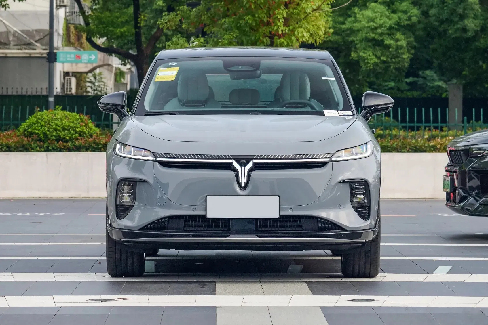 imgi_100_Voyah-Courage-Stylish-SUV-New-Energy-Vehicles-Electrical-Car Voyah Courage Stylish SUV New Energy Vehicles Electrical Car– In Stock in China | CarBuyChina - Image 1