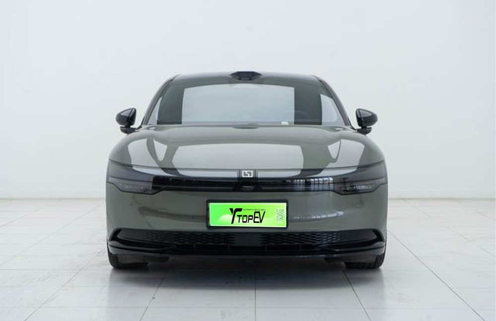imgi_3_zeekr 007 2 ZEEKR 007 2026 All-Wheel Drive Intelligent Driving Edition 75kWh– Ready for Export From China | NVOVA - Image 1