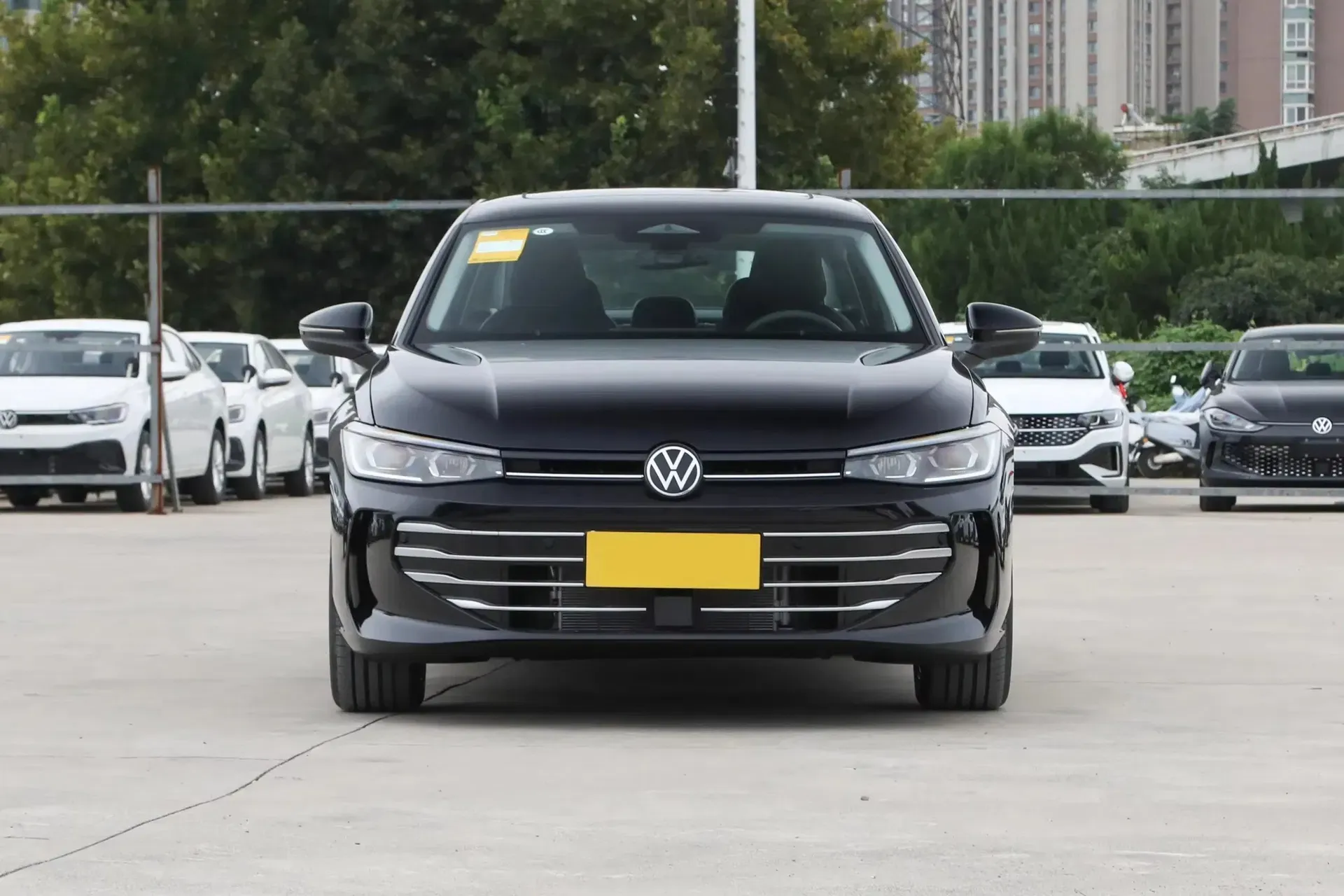 imgi_45_2024-China-New-Petrol-Car-Adult-Passat-PRO-2025-VW-Passat- 2026 Volkswagen Passat PRO 4-Door 5-Seat Sedan– In Stock in China | CarBuyChina - Image 1