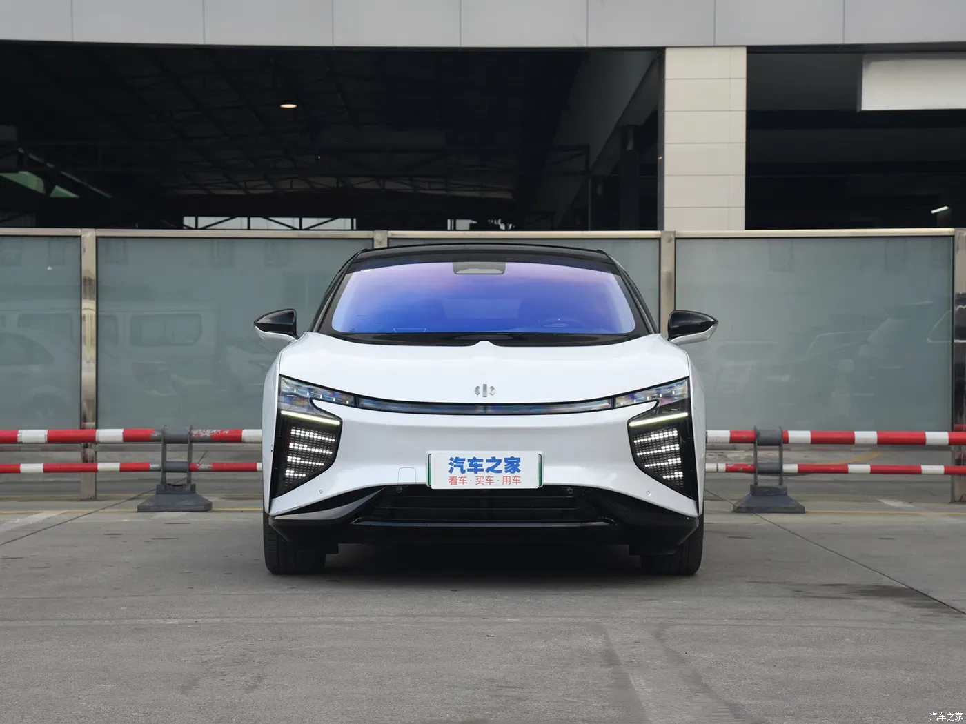 imgi_67_Hiphi-X-2022-Zhiyuan-Edition-6-Seats-Long-Range-Edition-Pure-Electric Hiphi X Mechanical Sport Style Pure Electric Vehicle– Wholesale Price From China | CarBuyChina - Image 1