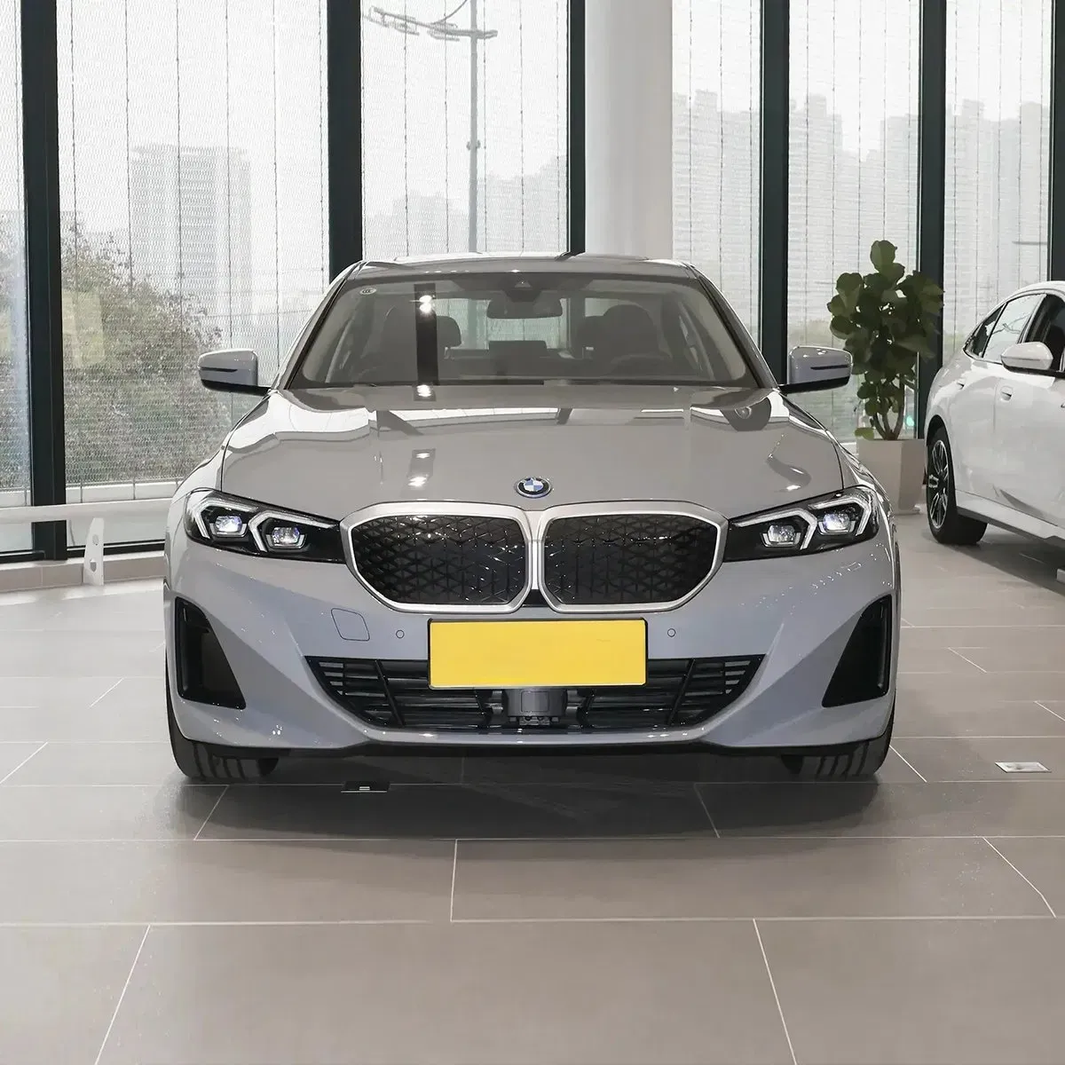 imgi_74_BMW-I3-Edrive-35-L-2026-EV-Car-550km-Cltc-Range-Electric-Used-Sedan-New-Energy-Car-A BMW I3 Electric Vehicle 5 Doors 5 Seats– Wholesale Price From China | CarBuyChina - Image 1
