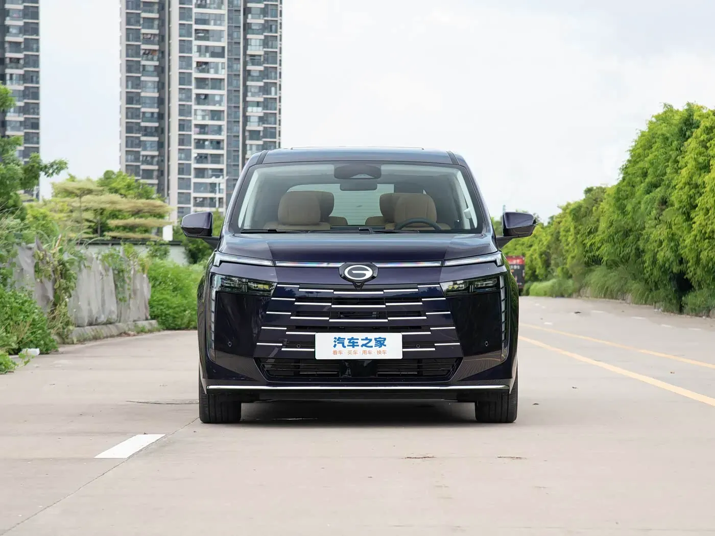imgi_96_GAC-Trumpchi-E8-Large-Phev-MPV-Sedan-7-Seats-New-Energy-Vehicle GAC Trumpchi E8 Phev 7 Seats New Energy Vehicle MPV– Wholesale Price From China | CarBuyChina - Image 1